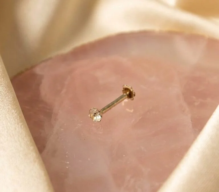 Silver diamond gem nose pin for women – stainless steel nose pin Pakistan